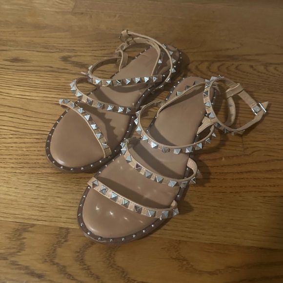 Cushionaire - Tonya Studded Flat Sandal - Picture 2 of 4
